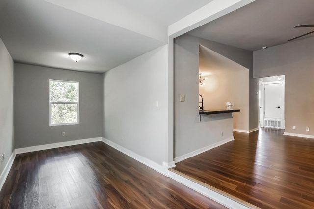 5909 Lago Vista WAY B, Lago Vista, TX 78645