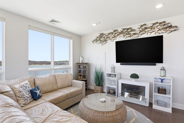 130 Broad Reach 403, Weymouth, MA 02191