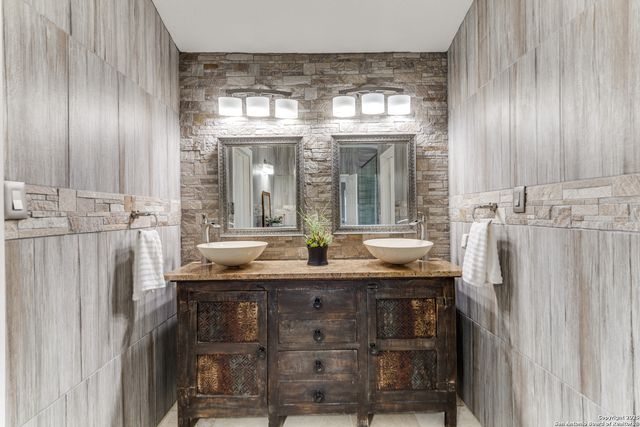 1315 Tanager, San Antonio, TX 78260