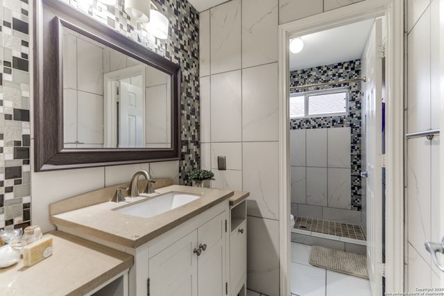 1315 Tanager, San Antonio, TX 78260