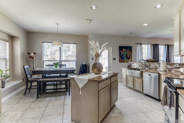 1315 Tanager, San Antonio, TX 78260