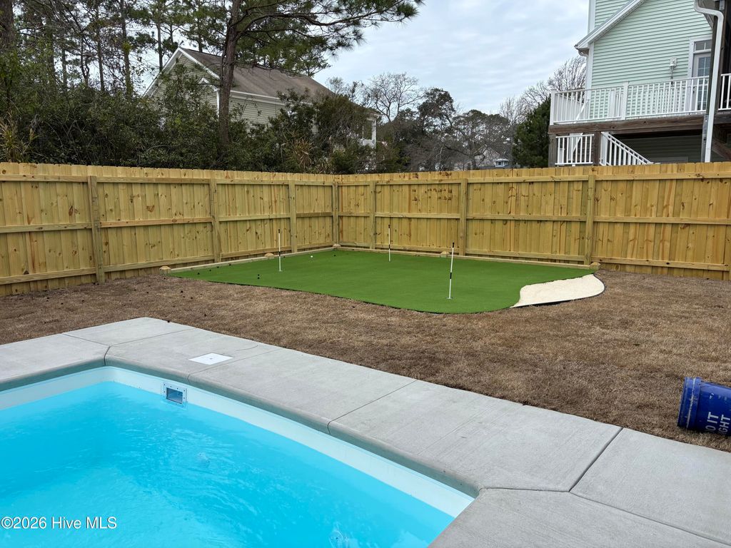 Image 5 of property listing at 315 NE 56th Street, Oak Island, NC 28465