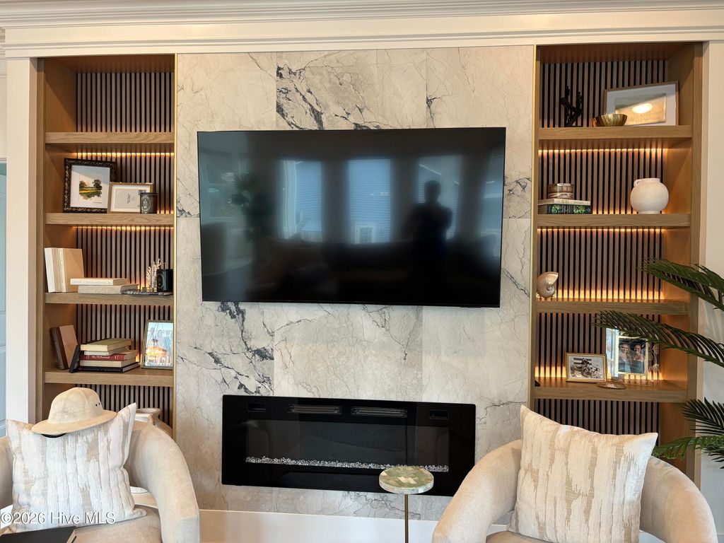 Image 8 of property listing at 315 NE 56th Street, Oak Island, NC 28465