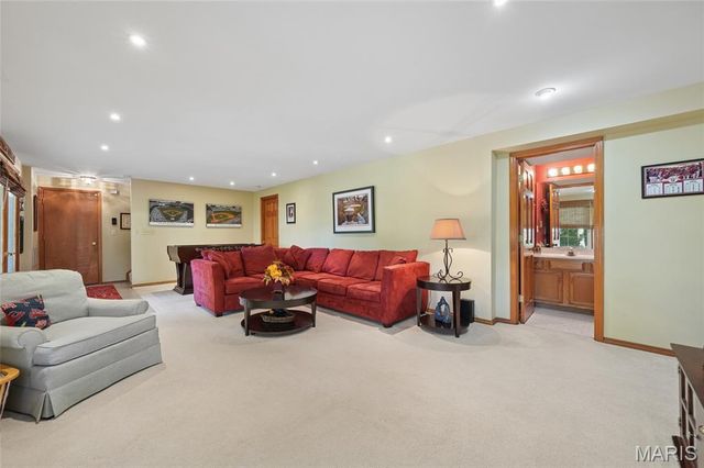 2989 Bridle Spur Lane, St Charles, MO 63303