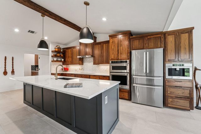 707 Harbor DR, Georgetown, TX 78633