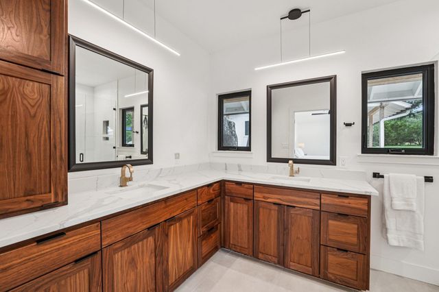 707 Harbor DR, Georgetown, TX 78633