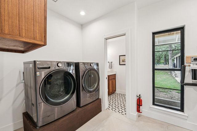 707 Harbor DR, Georgetown, TX 78633