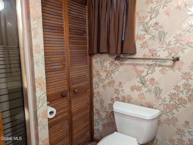 31 St George Place, Colonie, NY 12304