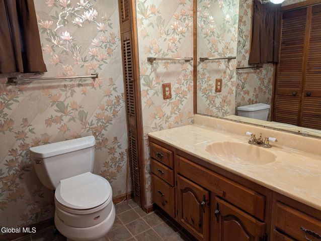 31 St George Place, Colonie, NY 12304