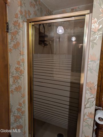 31 St George Place, Colonie, NY 12304