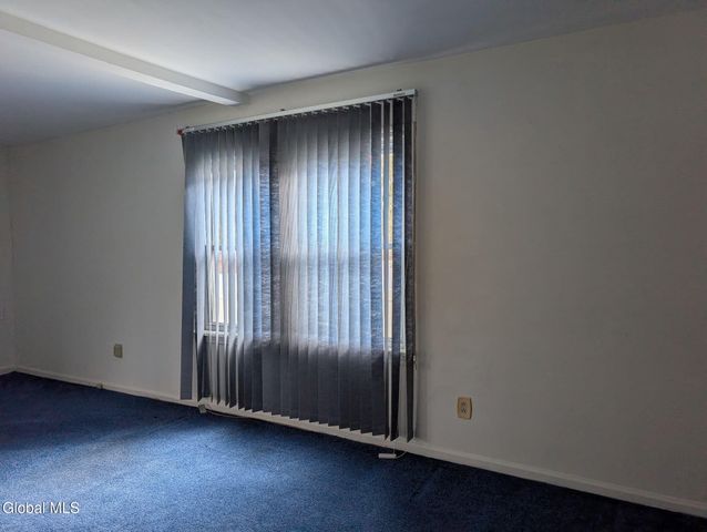 31 St George Place, Colonie, NY 12304