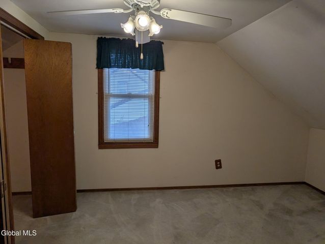 31 St George Place, Colonie, NY 12304