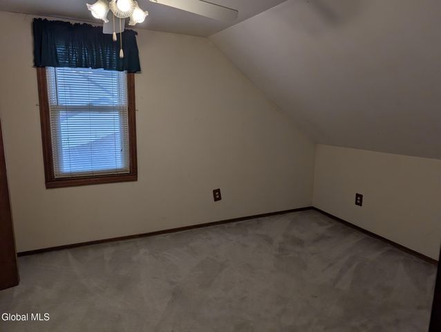 31 St George Place, Colonie, NY 12304