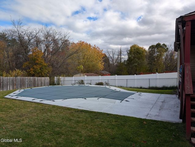 31 St George Place, Colonie, NY 12304