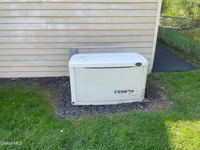 31 St George Place, Colonie, NY 12304