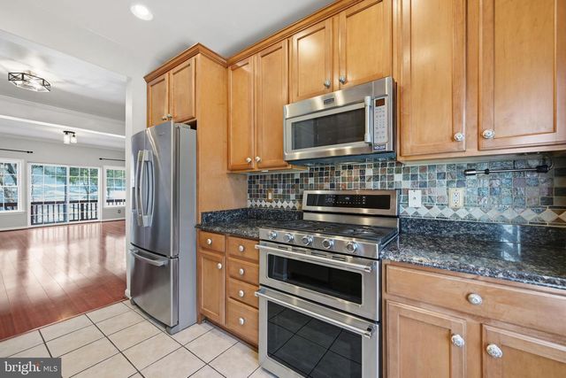 18733 FALLING RIVER DR, Gaithersburg, MD 20879