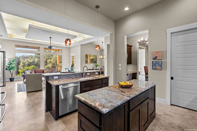 41 WOODLAND VW, Fair Oaks Ranch, TX 78015