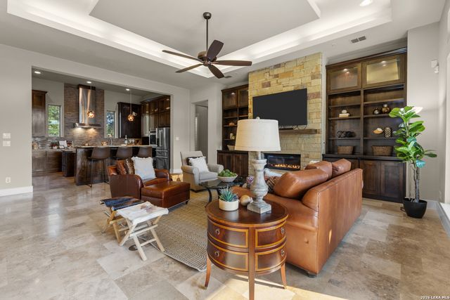 41 WOODLAND VW, Fair Oaks Ranch, TX 78015