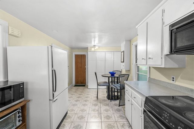 454 Eliot St, Milton, MA 02186