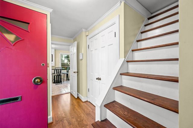 454 Eliot St, Milton, MA 02186