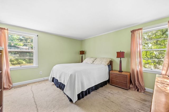 454 Eliot St, Milton, MA 02186