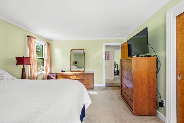 454 Eliot St, Milton, MA 02186