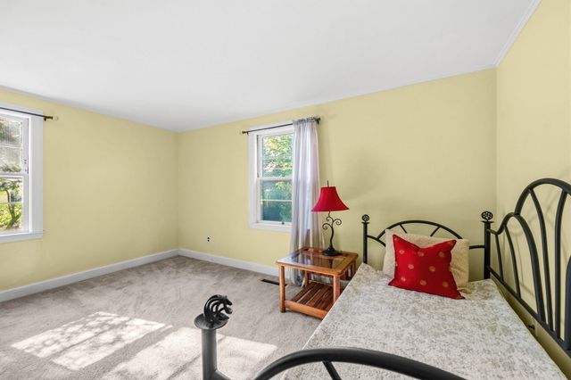 454 Eliot St, Milton, MA 02186
