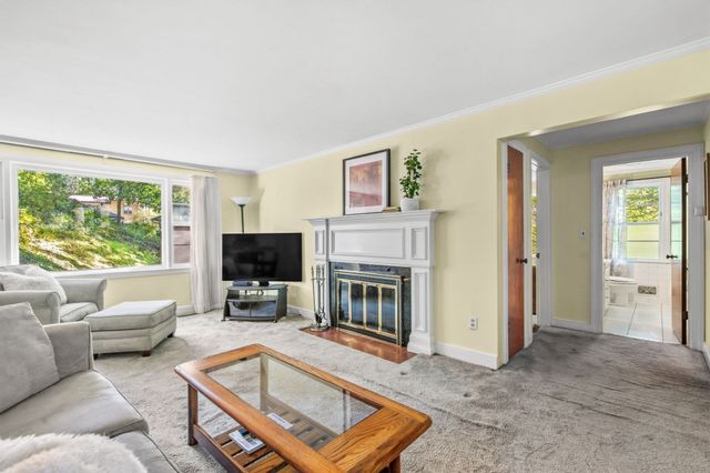 454 Eliot St, Milton, MA 02186