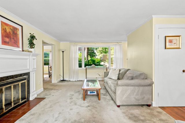 454 Eliot St, Milton, MA 02186