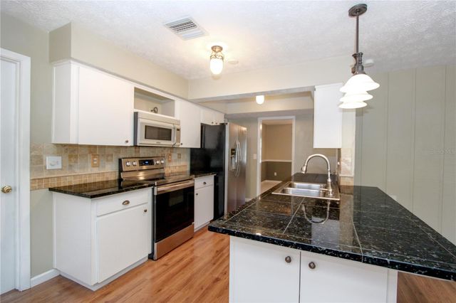 106 PHILLIPS DRIVE, Seffner, FL 33584