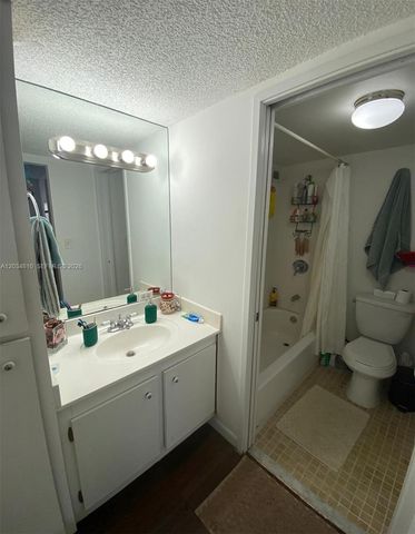 16909 N Bay Road 1009, Sunny Isles Beach, FL 33160