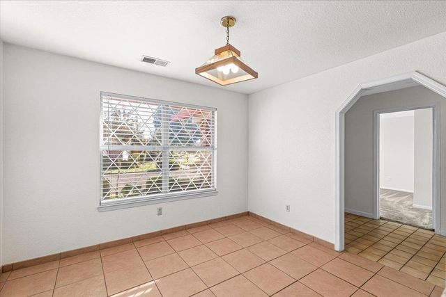 277 Garden Circle Dr, Manteca, CA 95336