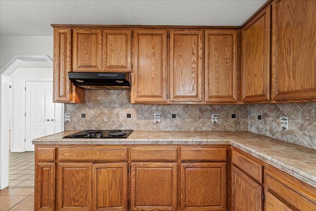 277 Garden Circle Dr, Manteca, CA 95336