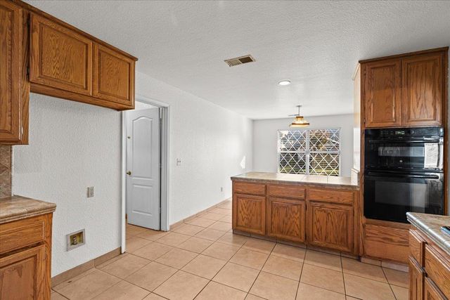 277 Garden Circle Dr, Manteca, CA 95336