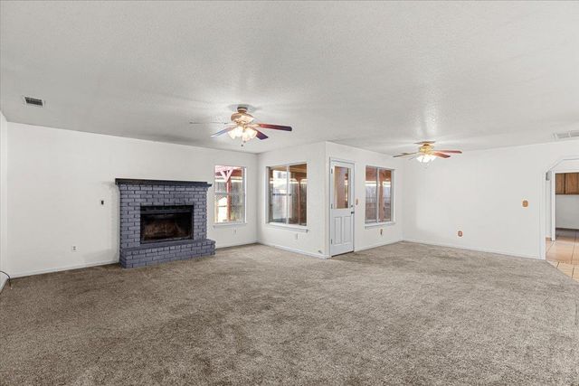 277 Garden Circle Dr, Manteca, CA 95336