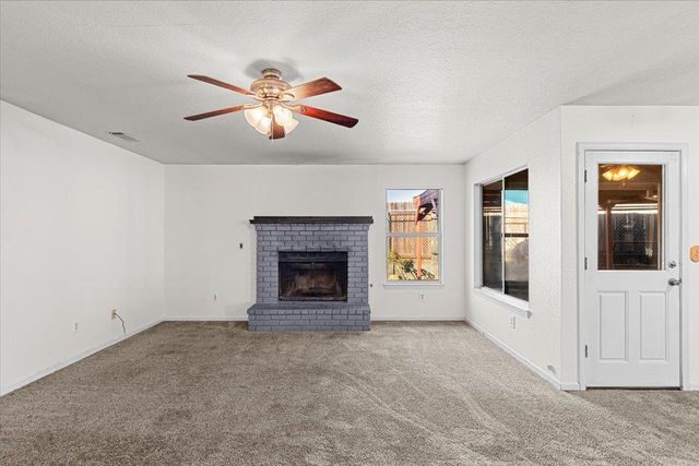 277 Garden Circle Dr, Manteca, CA 95336