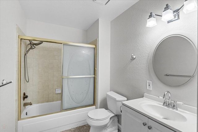 277 Garden Circle Dr, Manteca, CA 95336