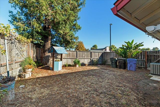 277 Garden Circle Dr, Manteca, CA 95336