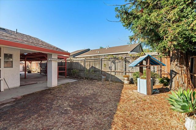 277 Garden Circle Dr, Manteca, CA 95336