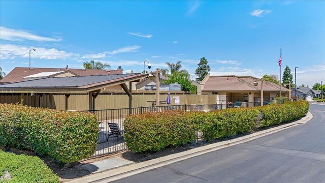 277 Garden Circle Dr, Manteca, CA 95336