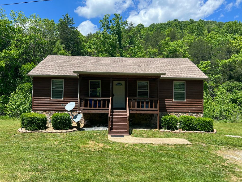 941 Peace In The Valley Road, Blue Eye, MO 65611