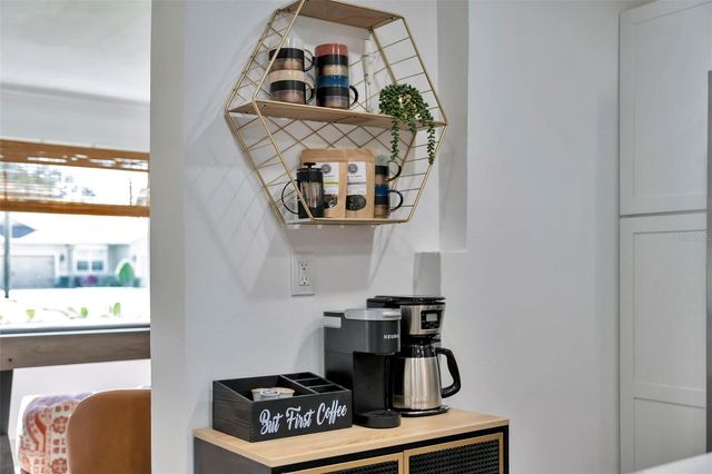 700 14TH STREET NW, Largo, FL 33770