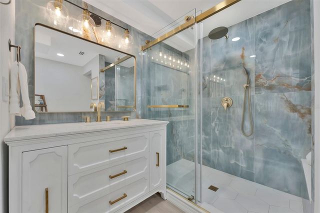 700 14TH STREET NW, Largo, FL 33770