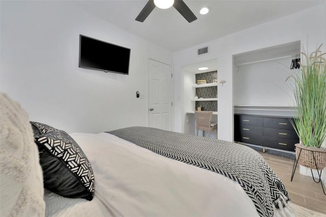 700 14TH STREET NW, Largo, FL 33770