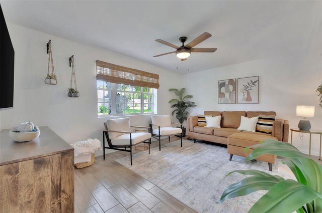 700 14TH STREET NW, Largo, FL 33770