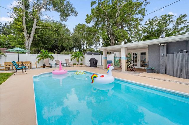 700 14TH STREET NW, Largo, FL 33770