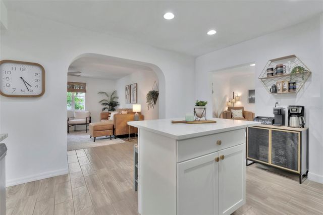 700 14TH STREET NW, Largo, FL 33770