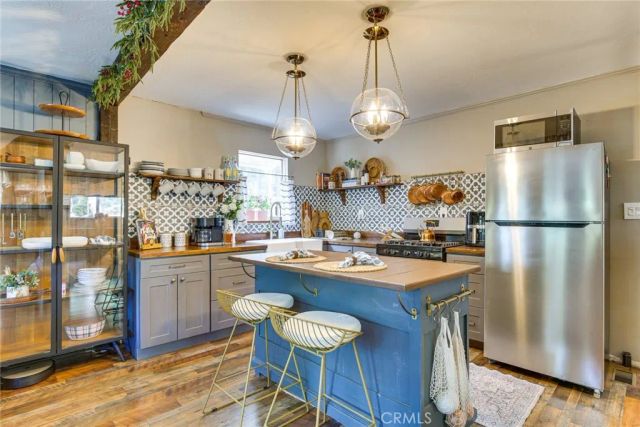 652 E Victoria Court, Lake Arrowhead, CA 92352