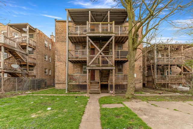 6140 S Eberhart Avenue, Chicago, IL 60637