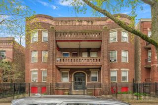 6140 S Eberhart Avenue, Chicago, IL 60637